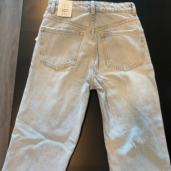 Brand new Zara Jeans - Picture 2 of 3